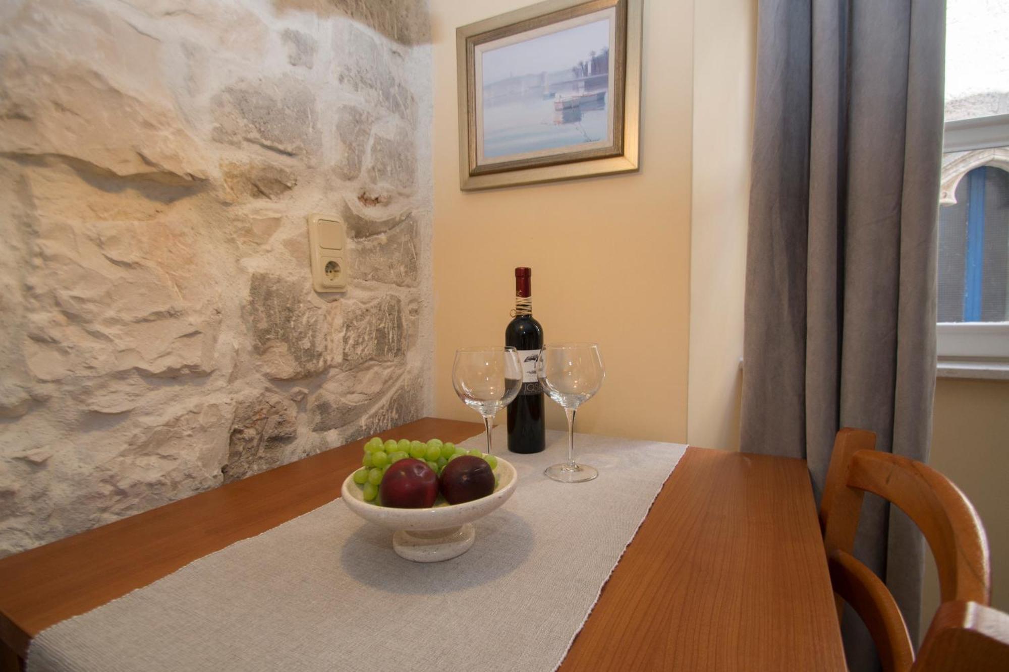 Old Town Apartments Korcula Town Exterior photo